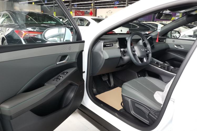 Used BYD Qin PLUS  Driver Seat