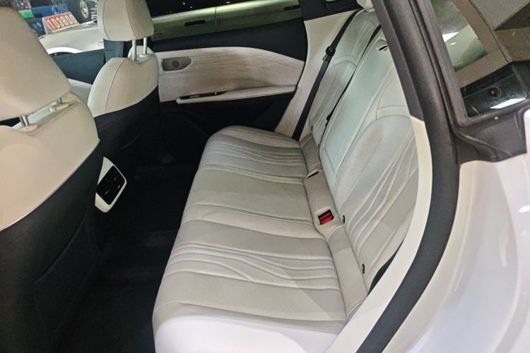 Used Geely Galaxy E8 2024 665 km Range Rear-Drive Starship Long-Range Version Left Rear Seat