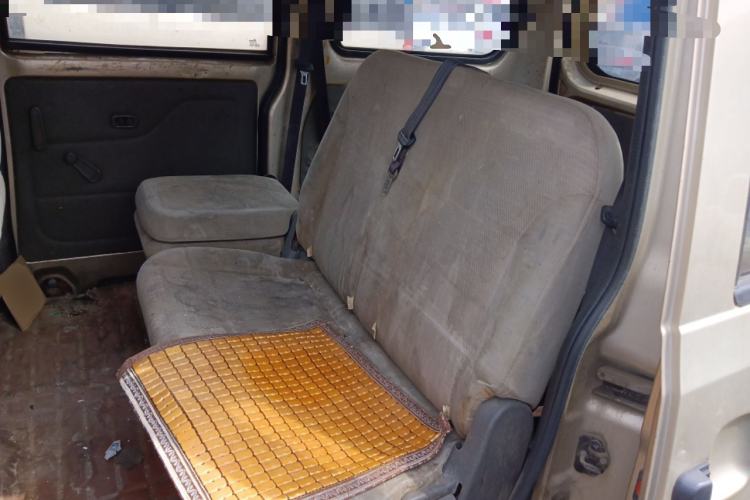 Used Wuling Rongguang V 2016 1.2L Practical Model Non-Power-Assisted Left Rear Seat