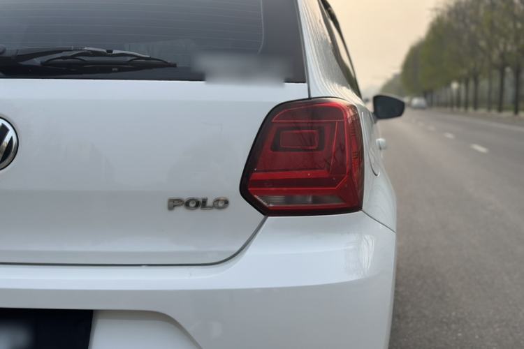 Used Volkswagen Polo 2016 1.4L Manual Fashion Model