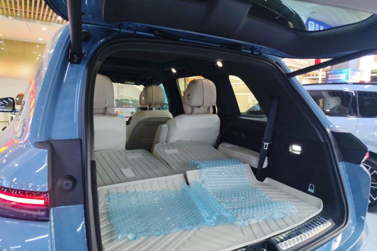 Used Li Auto L8 2023 Pro Model Trunk