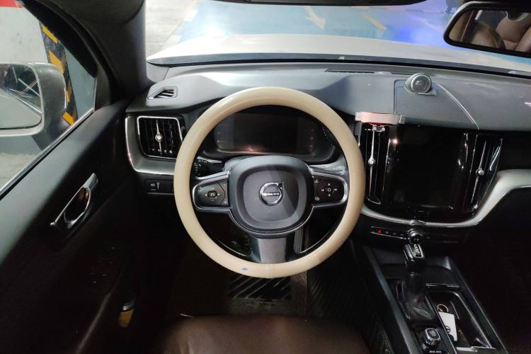 Used Volvo XC60 2021 T5 4x4 Smart Luxury Edition
