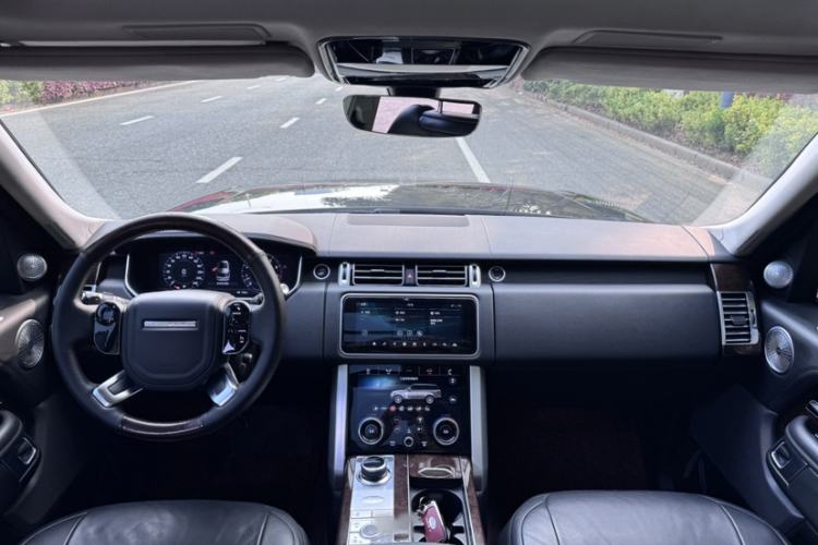 Used Land Rover Range 2021 3.0 L6 Grand Edition Interior 2