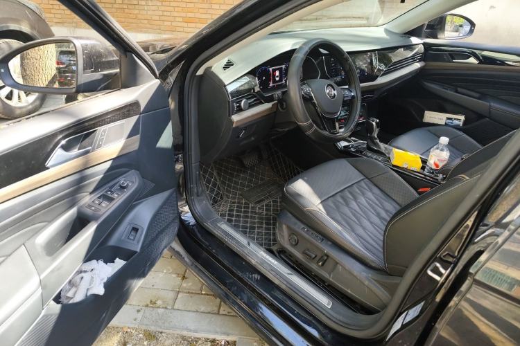 Used Volkswagen Passat 2020 330TSI Luxury Edition China VI
