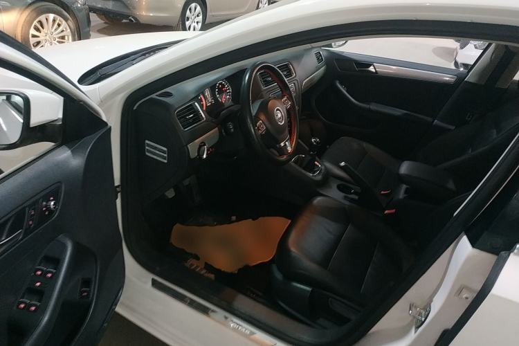 Used Volkswagen Sagitar 2014 Revised Version 1.4TSI Manual Luxury Edition
