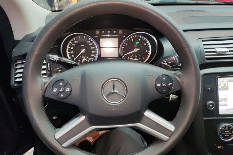 Used Mercedes-Benz R-Class 2017 R 320 4MATIC Business Edition Prestige Model