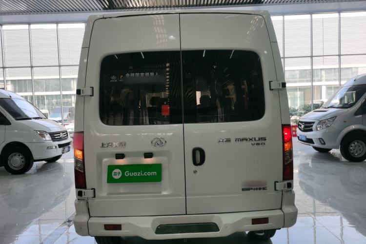 Used SAIC MAXUS Xintu V80 2018 2.5T AMT Aoyuntong Long Wheelbase Mid-Roof 7/10-Seater Rear