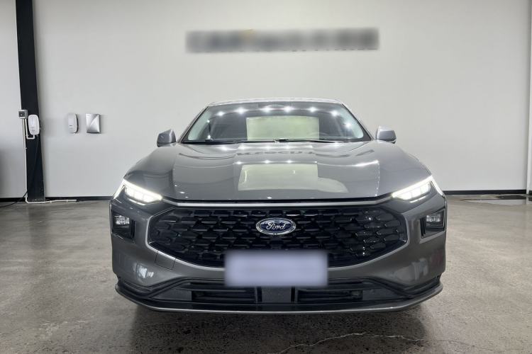 Used Ford Mondeo 2025 2.0T EcoBoost Luxury Version
