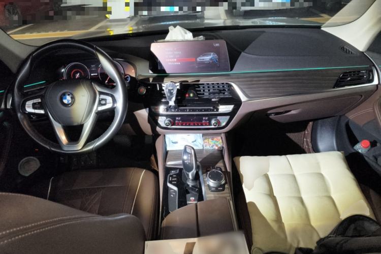 Used BMW 5 Series New Energy 2018 530Le Luxury Package Center Console