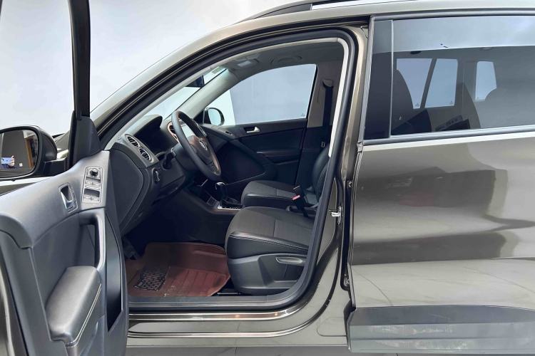 Used Volkswagen Tiguan L 2016 300TSI Automatic Two-Wheel Drive Trend Edition