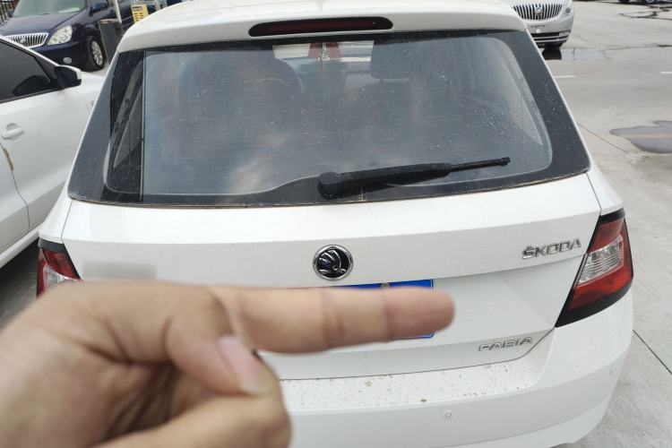 Used Skoda Fabia 2015 1.4L Automatic Front-Drive Model Exterior 1