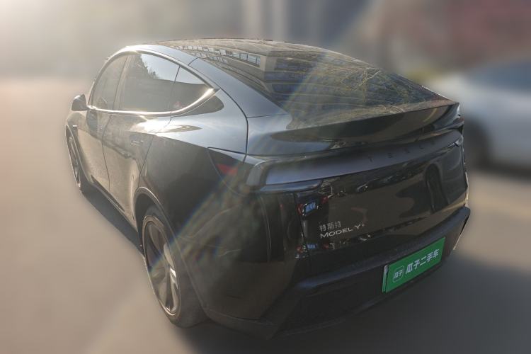 Used Tesla Model Y 2025 Long-Range All-Wheel-Drive Version Rear Left 45 Deg