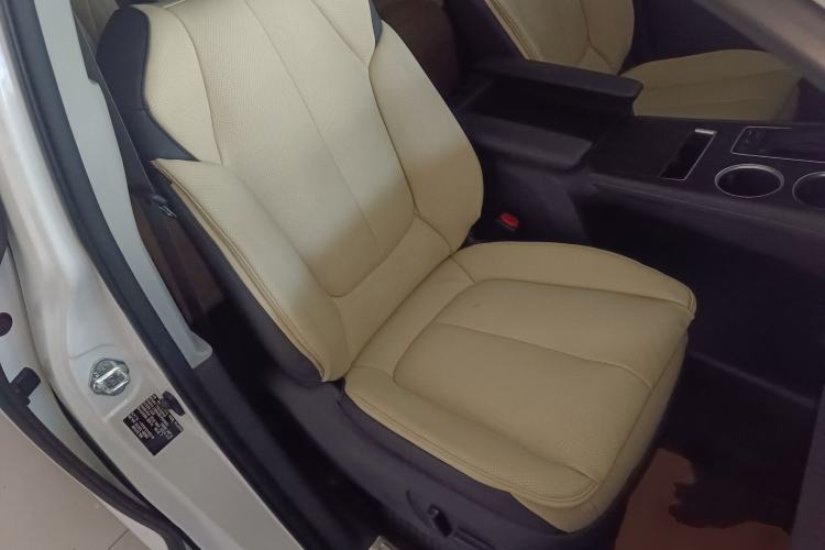 Used Toyota Granvia 2023 2.5L Hybrid Luxury Edition