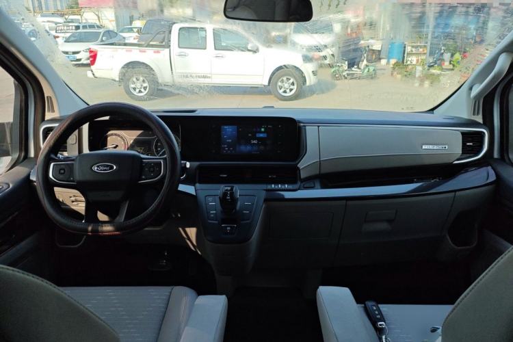 Used Ford Transit 2023 2.0T Gasoline Automatic Business & Travel Model Mid-axle Low-roof Design 7/8/9-Seater