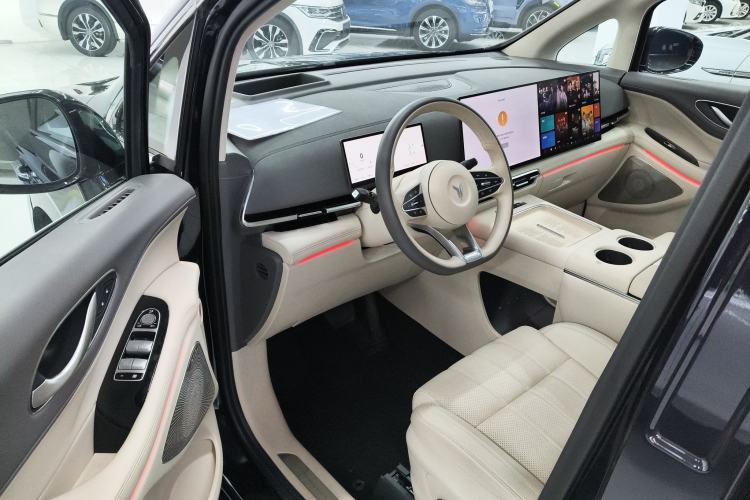 Used VOYAH Dream 2025 PHEV Four-Wheel-Drive Flagship Kunpeng Edition Driver Seat
