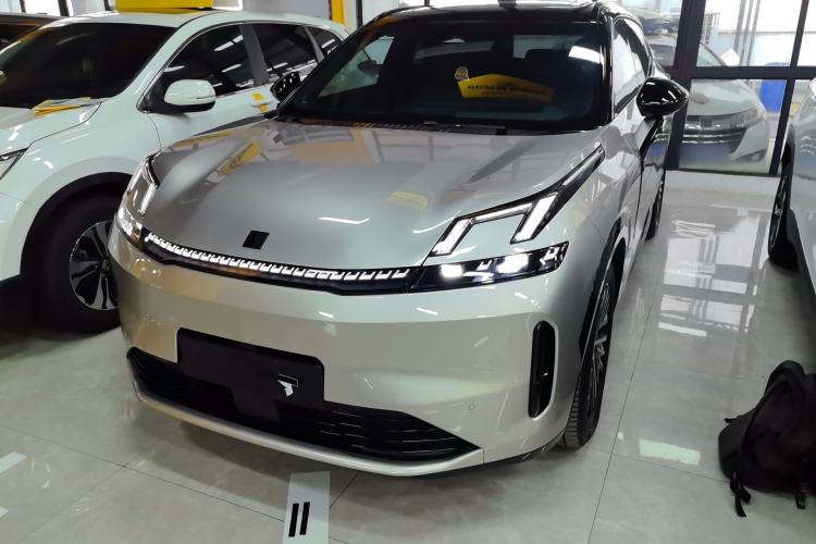 Used Lynk & Co 08 EM-P 2025 120km Long-Range Halo