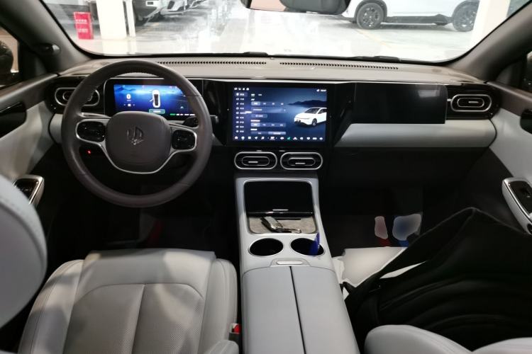 Used Leapmotor C01 2023 Range-Extended 216 Comfort Edition Center Console