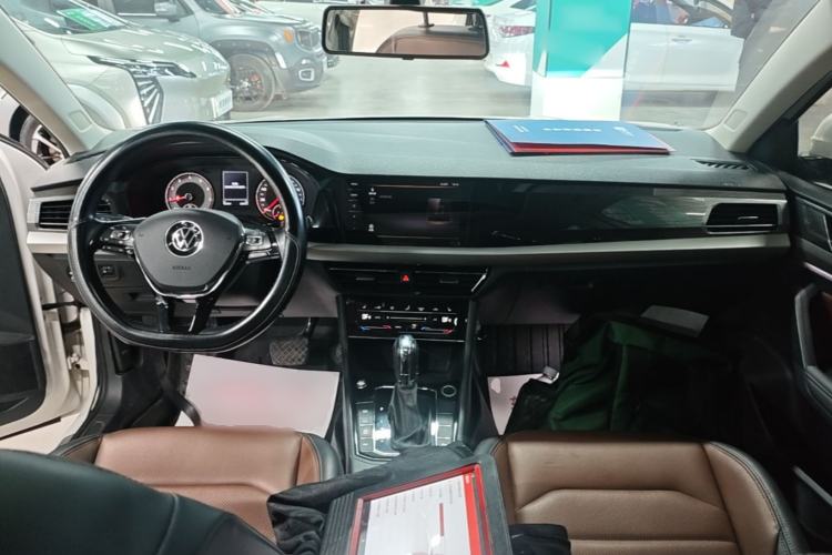 Used Volkswagen Lavida 2021 280TSI DSG Luxury Edition Center Console