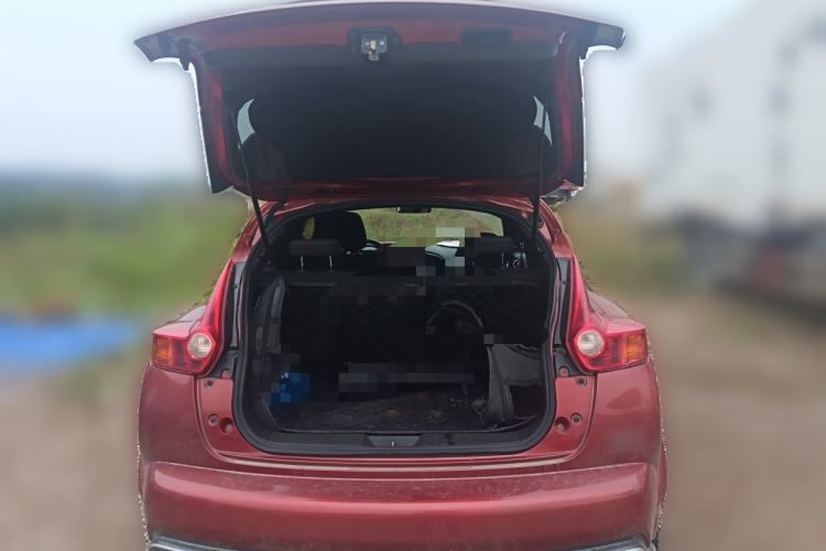 Used Infiniti ESQ 2014 1.6L Spontaneous Edition Trunk