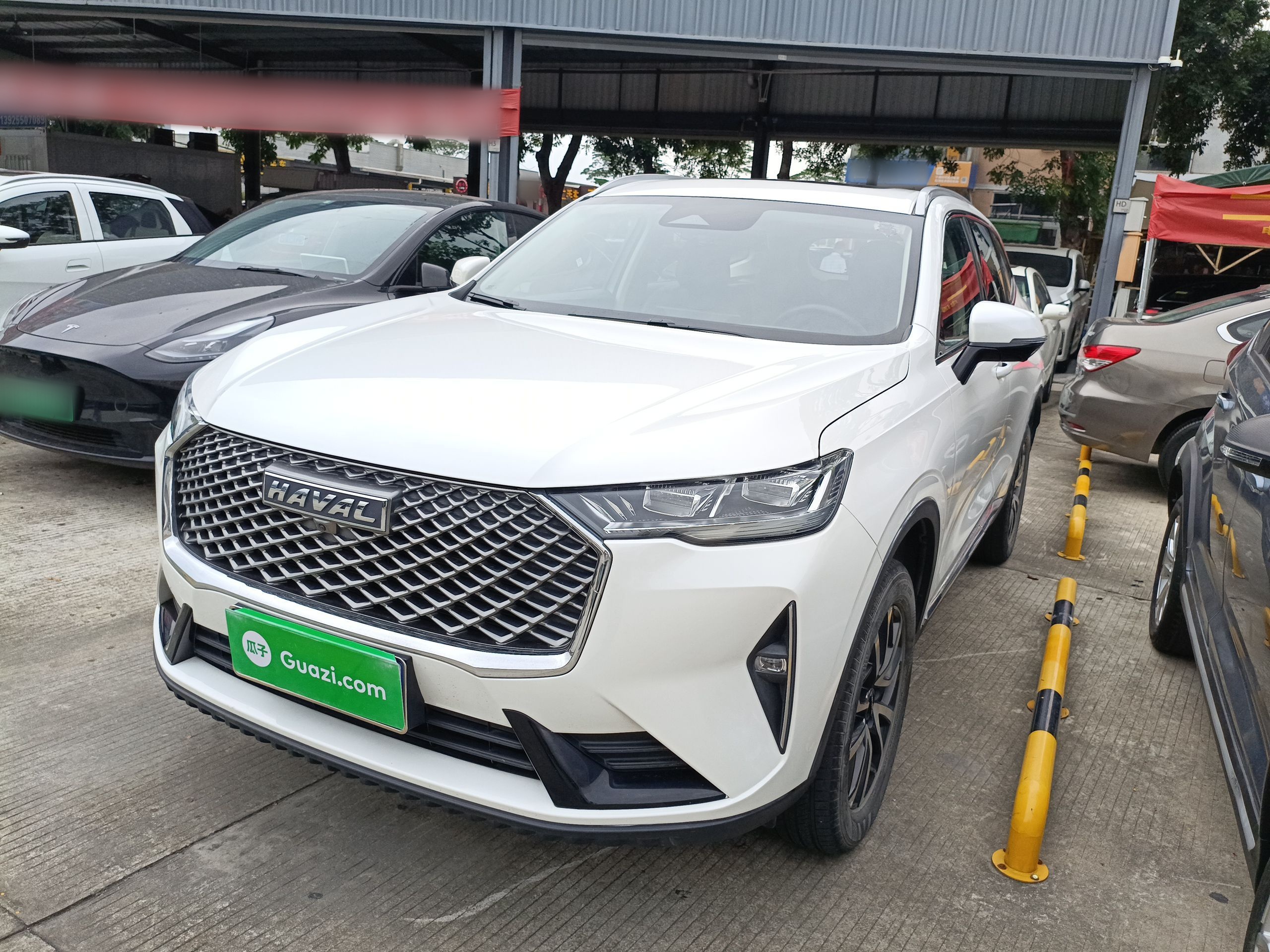 Под передней частью автомобиля