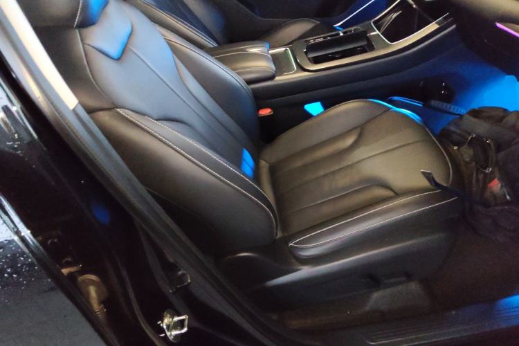 Used Venucia V DD-i 2023 110km iT Version
