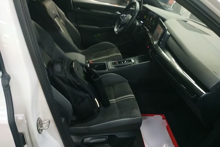 Used Volkswagen Golf 2023 280TSI DSG R-Line Lite Right Front Seat