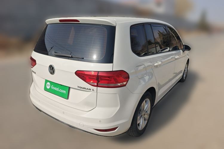 Used Volkswagen Touran 2016 Volkswagen Touran L 280TSI Manual Trend Edition
