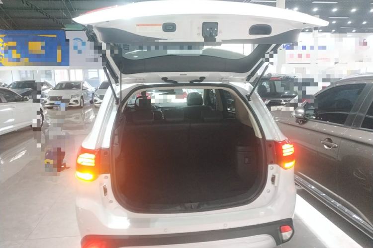 Used Mitsubishi Outlander 2020 2.4L 4x4 Zhi Xiang Edition 5 Seats
