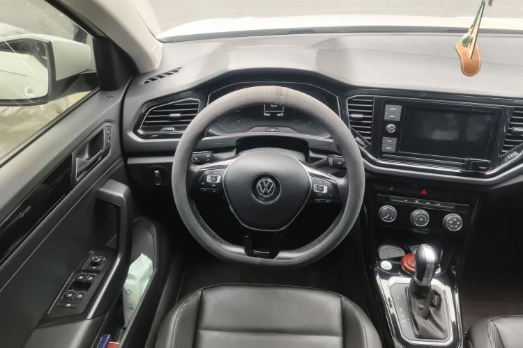 Used Volkswagen T-ROC 2019 280TSI DSG Two-Wheel Drive Comfort Version China VI Standard Steering Wheel