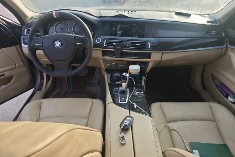 Used BMW 5 Series 2013 530Li Leading Model Center Console