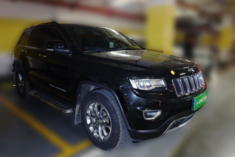 Used Jeep Grand Cherokee 2014 3.0L Comfort Navigation Edition Front Right 45 Deg