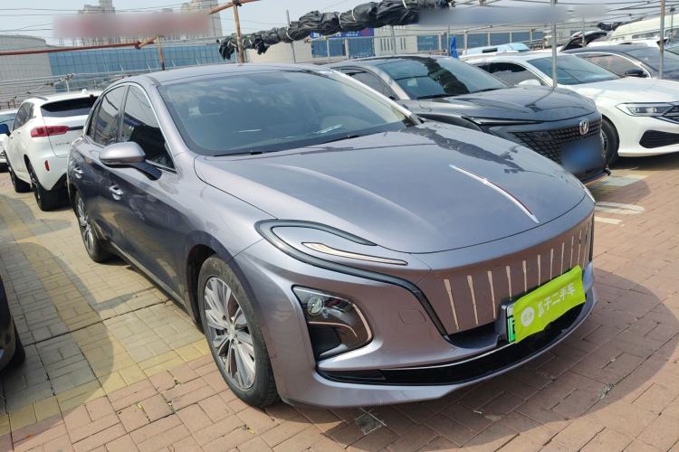 Used Hongqi E-QM5 2024 610 km PLUS Front Right 45 Deg