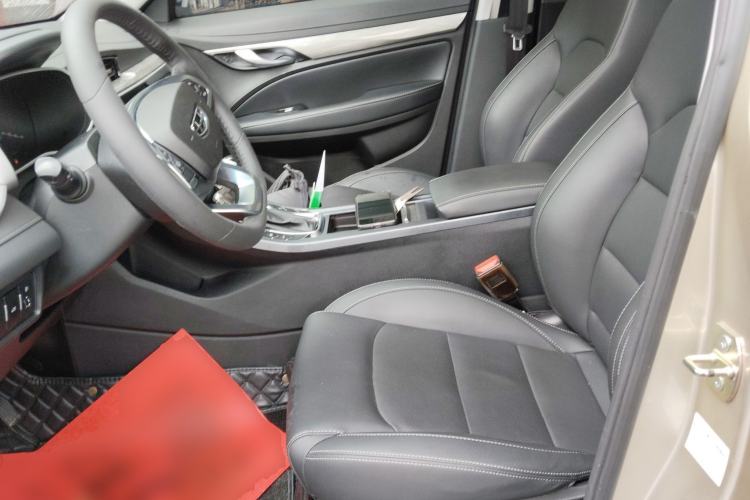 Used Geely Auto Emgrand 2019 Leading Edition 1.5L CVT Upward-Connected Model China VI Standard Left Front Seat