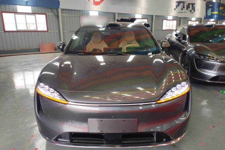 Used Hima Luxeed R7 2024 All-Electric 667 km Max