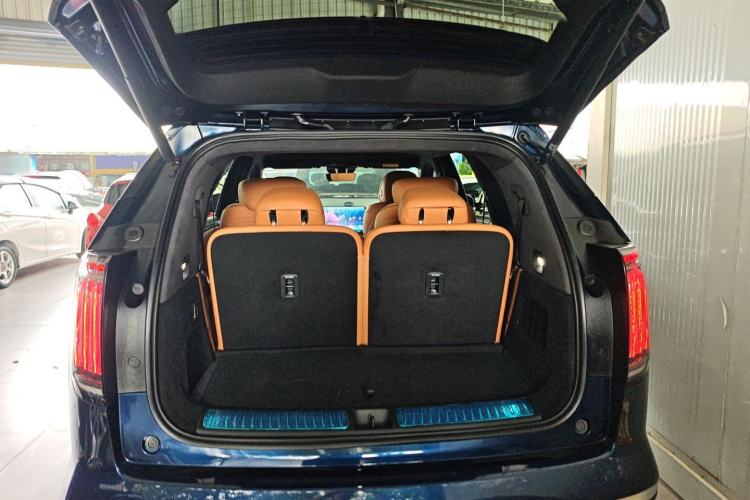 Used Hyptec HL 2025 700 Ultra Six-Seater All-Wheel-Drive LiDAR Version Trunk