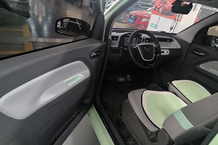 Used Wuling Hongguang MINIEV 2021 Macaron Fashion Model Lithium Iron Phosphate Driver Seat