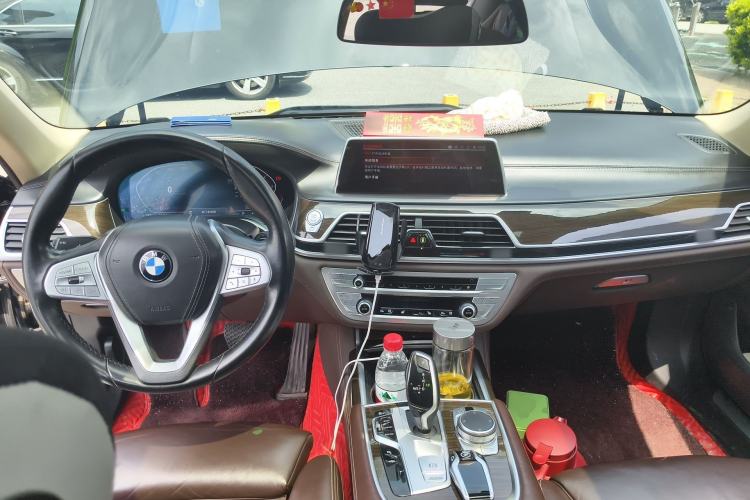 Used BMW 7 Series 2021 730Li Luxury Package Center Console