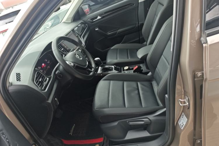 Used Volkswagen T-ROC 2021 280TSI DSG Two-Wheel Drive Comfort Connect Edition Left Front Seat