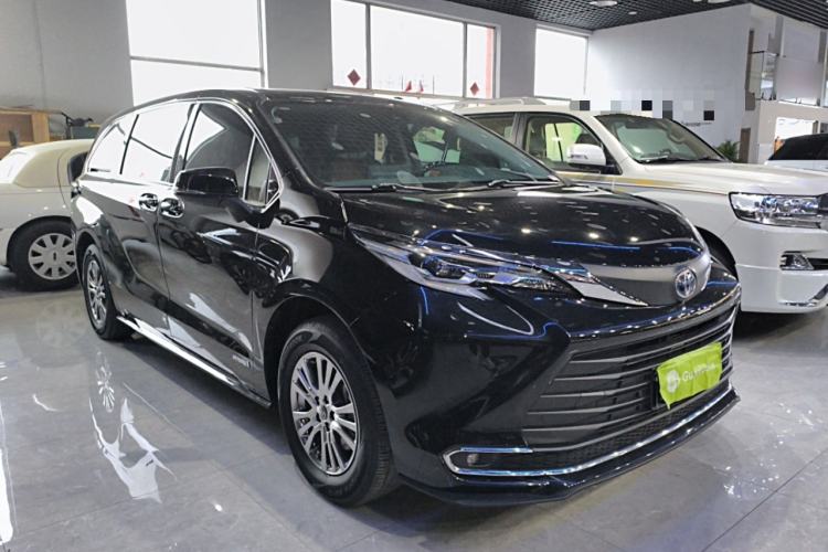 Used Toyota SIENNA 2021 2.5L Hybrid Comfort Edition Front Right 45 Deg