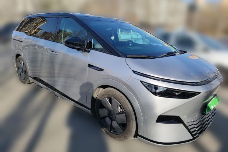 Used XPeng X9 2024 702 Ultra-Long Range Pro
