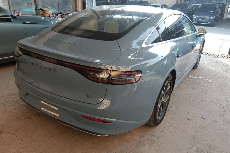 Used Hima Luxeed S7 2025 705 km Pro