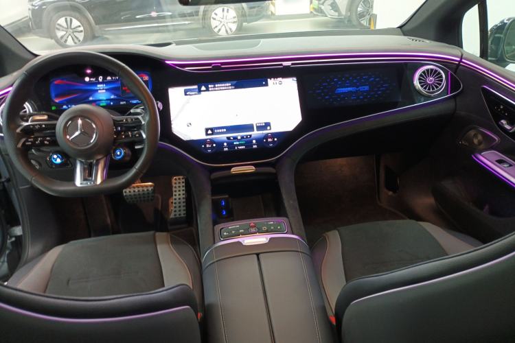 Used Mercedes-Benz EQE AMG 2023 AMG EQE 53 4MATIC+ Center Console