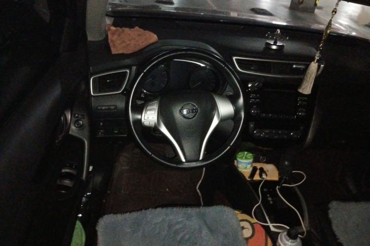 Used Nissan X-Trail 2015 2.0L CVT Comfort MAX Edition 2WD Steering Wheel