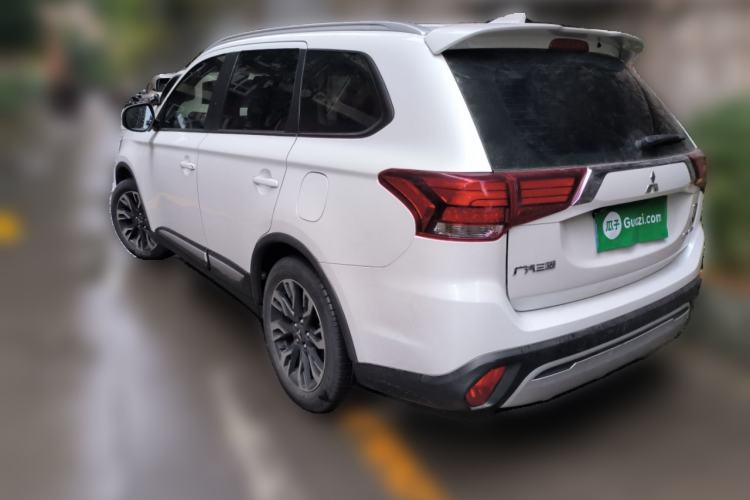 Used Mitsubishi Outlander 2020 2.0L Two-Wheel Drive Enjoyment Version 5 Seats
