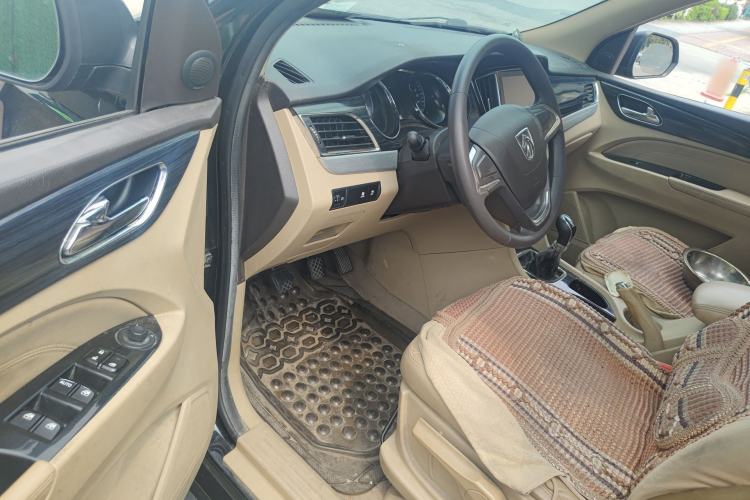 Used Baojun 730 2016 1.5L Manual Comfort Version 7 Seats China V Emission Standard Driver Seat