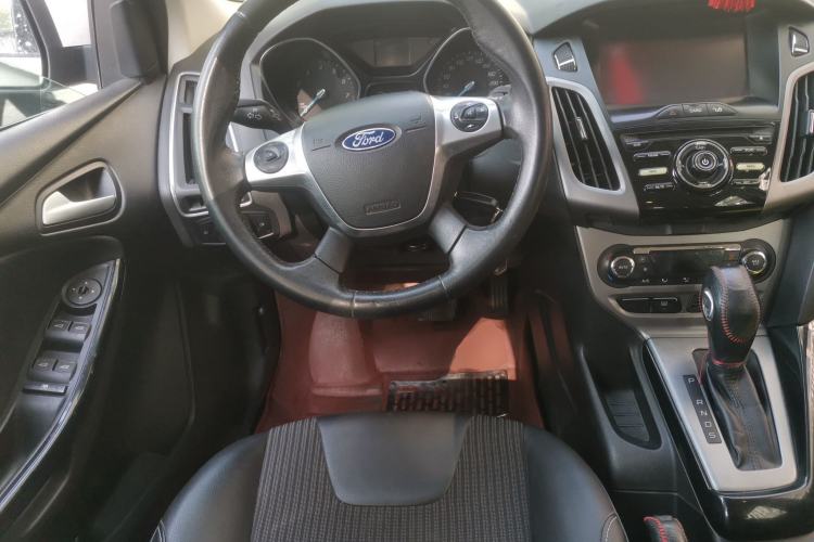 Used Ford Focus 2012 Hatchback 1.6L Automatic Fashion Edition Steering Wheel