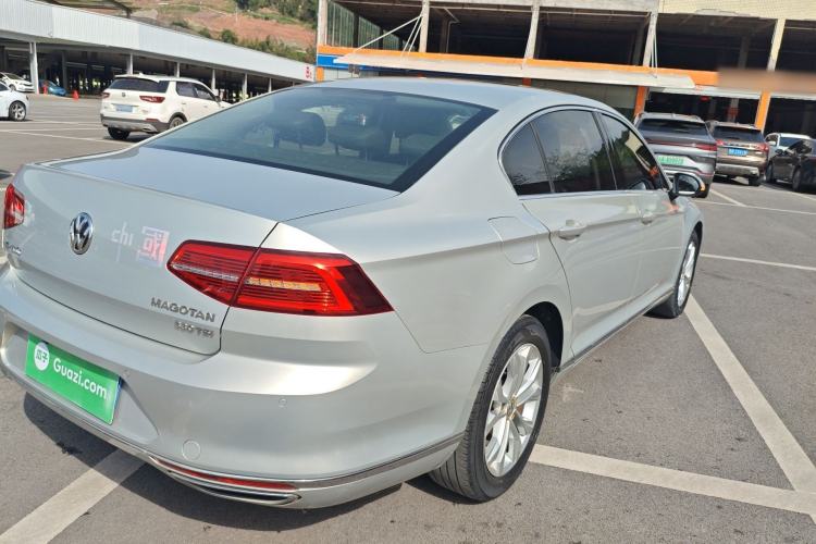 Used Volkswagen Magotan 2017 330TSI DSG Luxury Model Rear Right 45 Deg