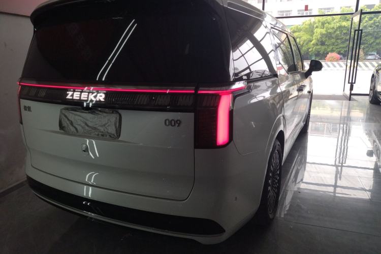 Used Zeekr 009 2022 WE Edition
