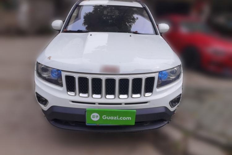 Used Jeep Compass 2014 2.4L four-wheel drive sport version Front