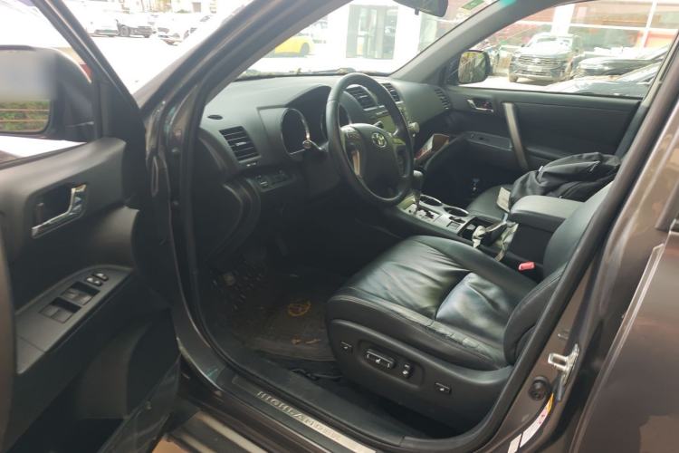 Used Toyota Highlander 2011 2.7L Two-Wheel Drive 7-Seater Luxury Navigation Edition